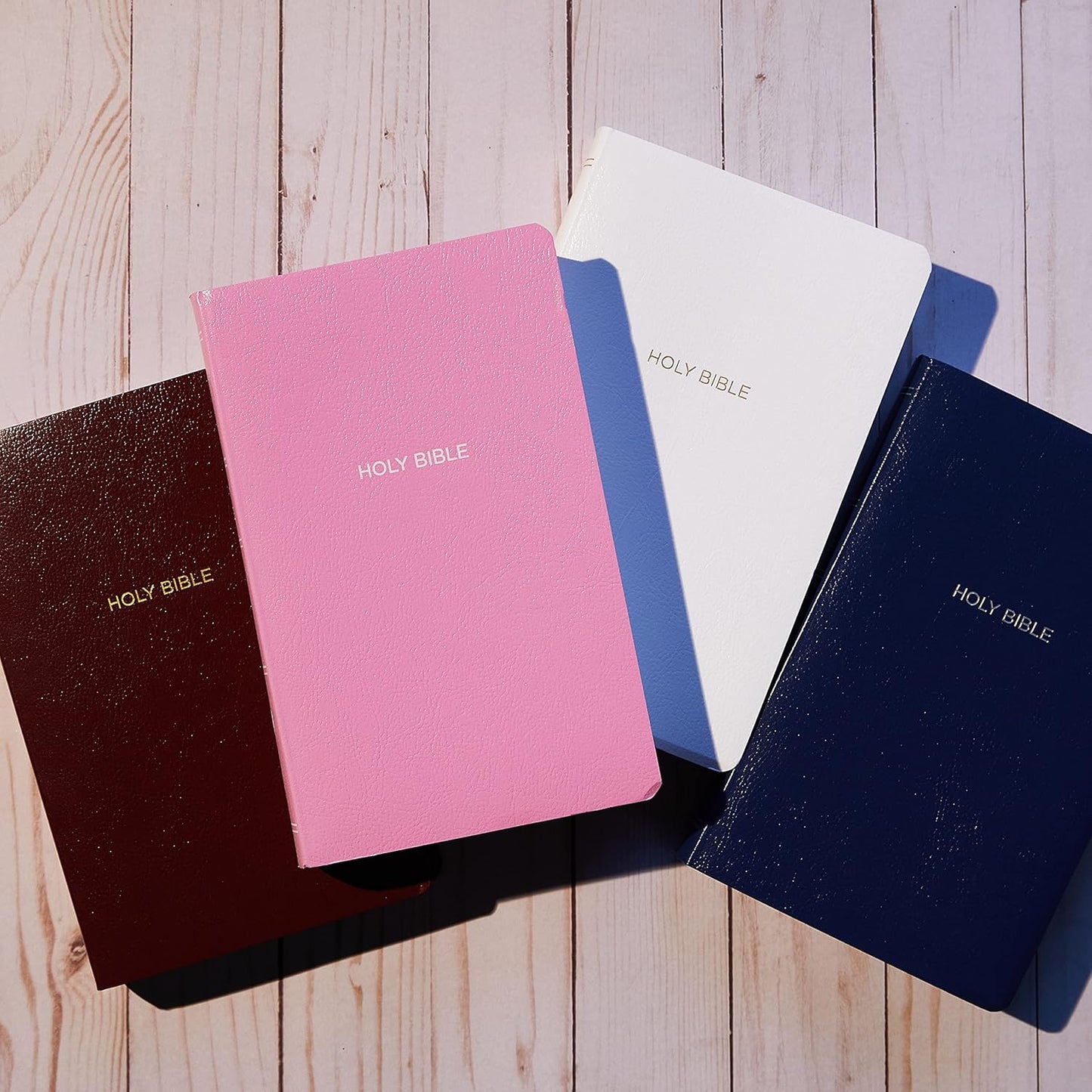 The Holy Bible, New King James Version (NKJV) Leather-Look Blue